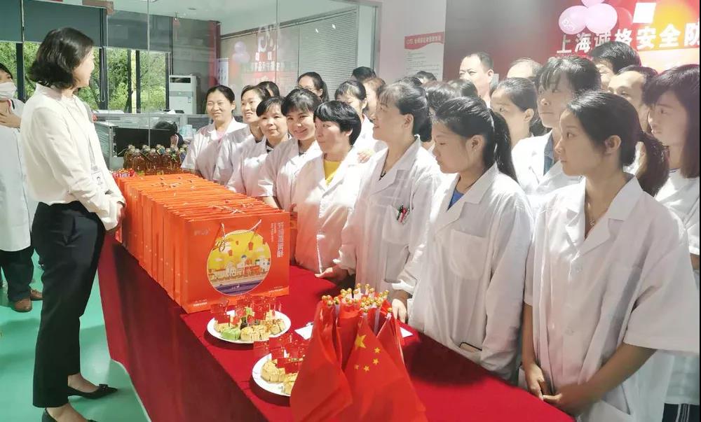中秋&middot;國(guó)慶-上海工廠一線員工慰問(wèn)行