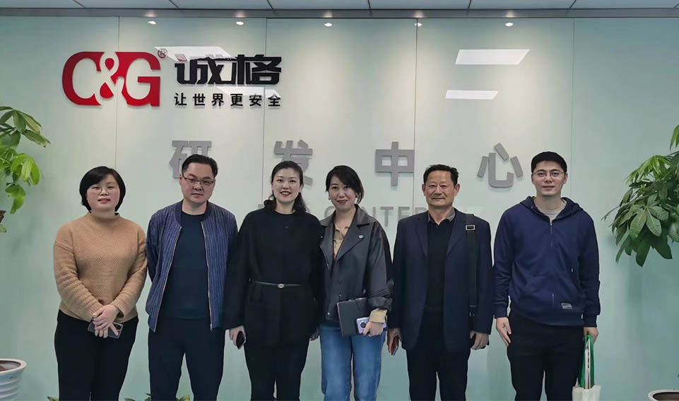 周浦商會(huì)&ldquo;活動(dòng)&rdquo;忙 互取&ldquo;真經(jīng)&rdquo;促發(fā)展.jpg